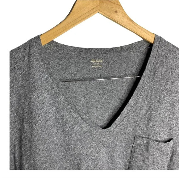 Madewell v neck  2XL t shirt - Picture 4 of 5